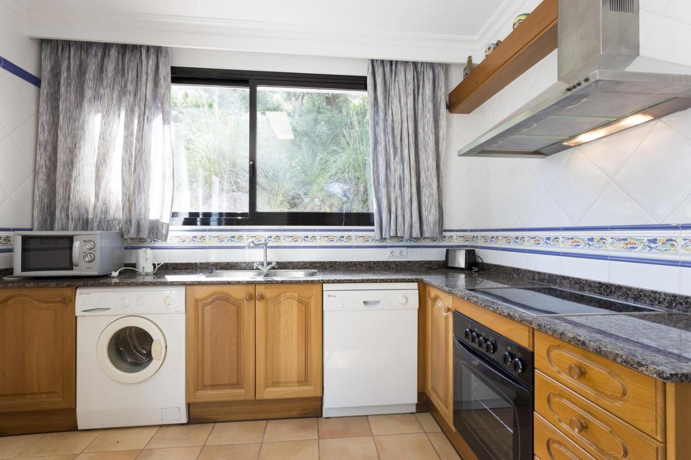 Villa With Private Mountain Ideal Runners Trailers Near Beach Approx 5 Min Walking Beach,Property Belong Puerto Pollensa Villas And Apartments Zewnętrze zdjęcie