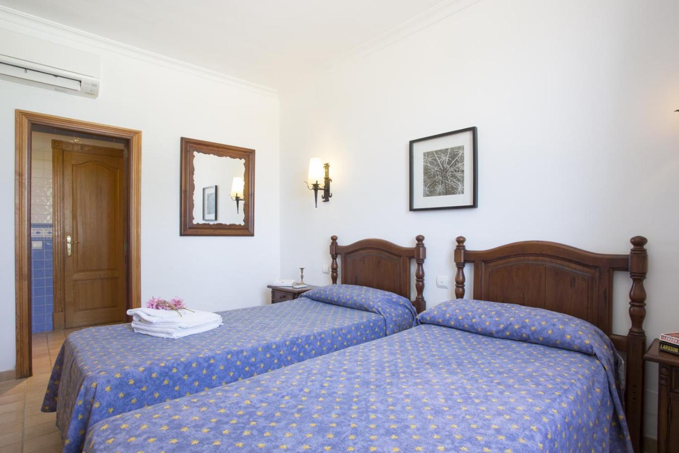 Villa With Private Mountain Ideal Runners Trailers Near Beach Approx 5 Min Walking Beach,Property Belong Puerto Pollensa Villas And Apartments Zewnętrze zdjęcie